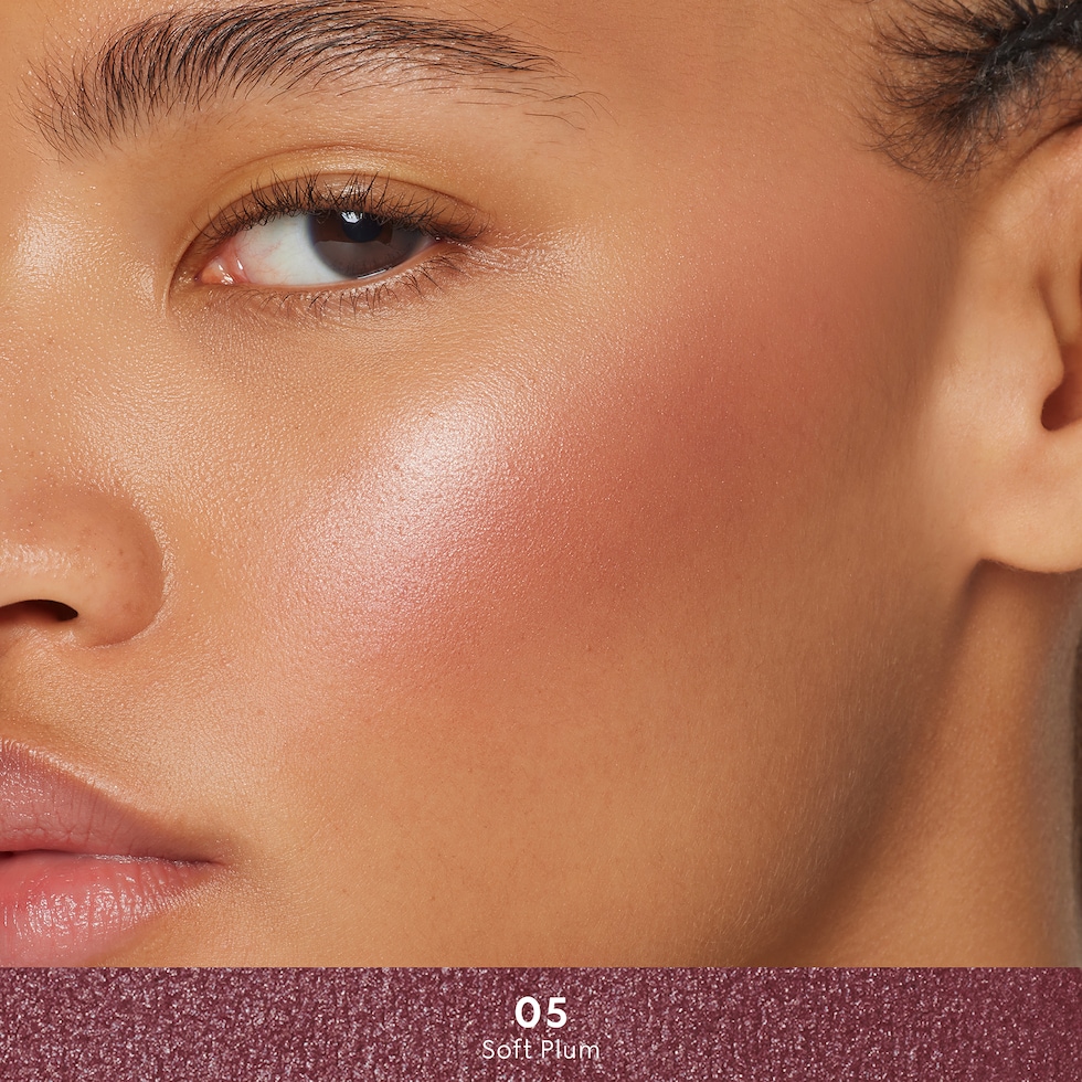 05, Gucci Glow Blush