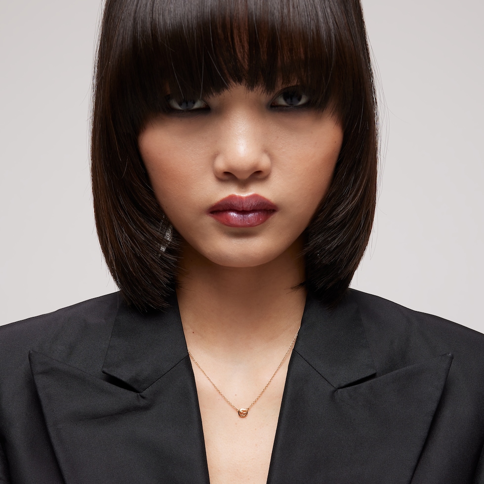 Gucci Interlocking 18k pendant necklace