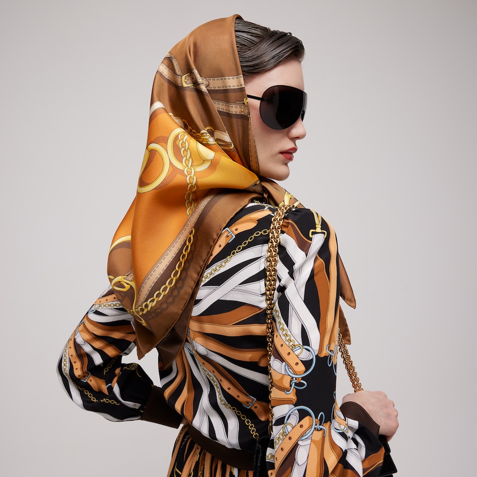 Reversible printed silk twill carré