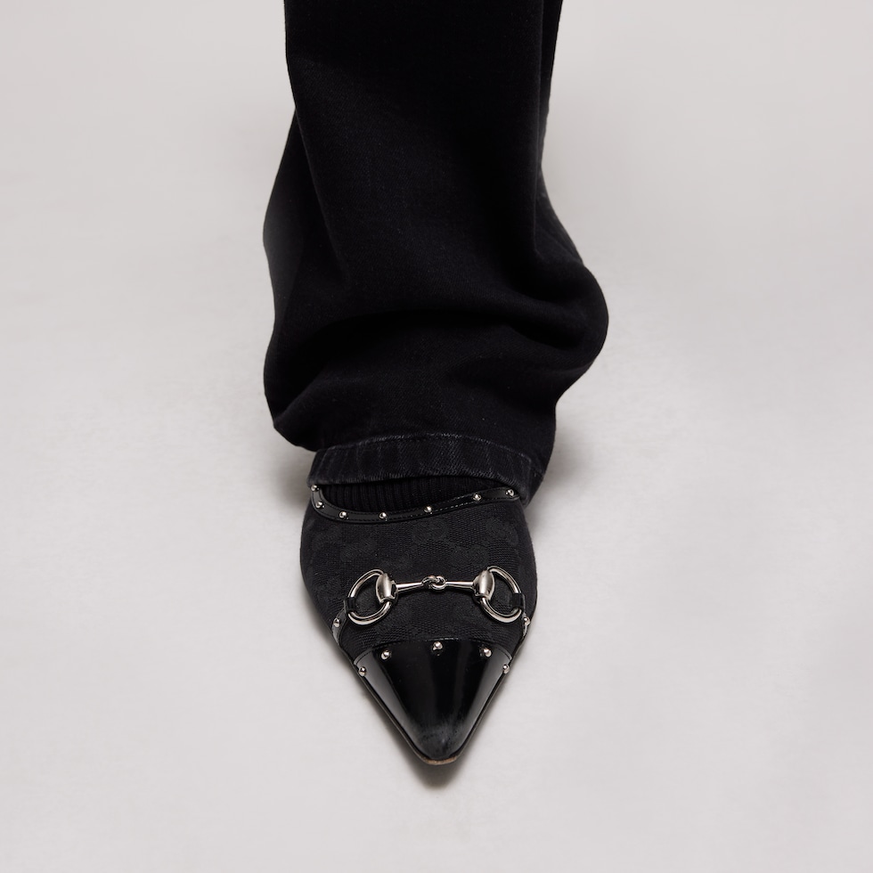 Mocasín de punta puntiaguda con tachuelas para hombre