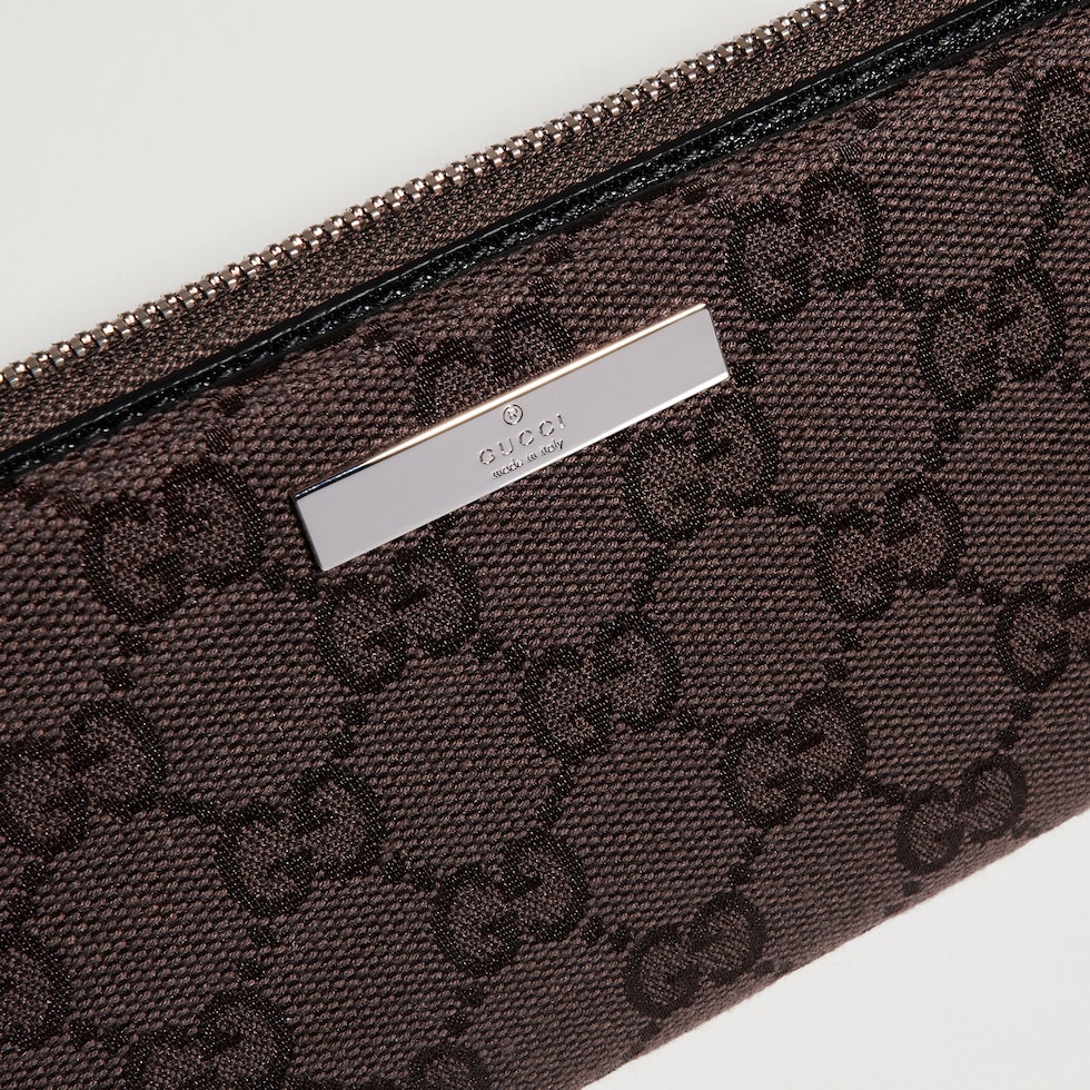 Long wallet with Gucci plaque