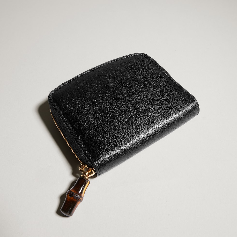 Small wallet with bamboo