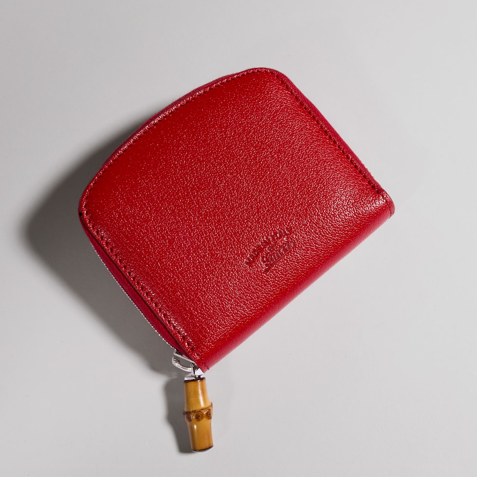 Small wallet with bamboo