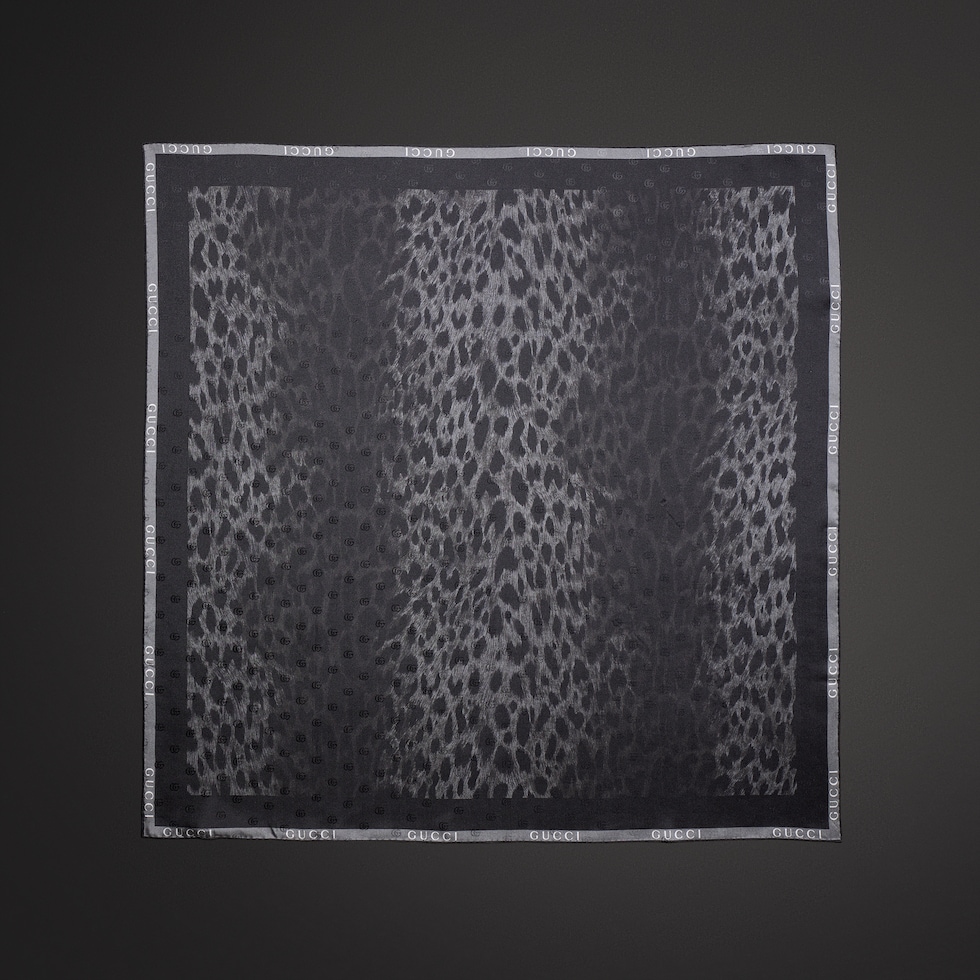 Carré in twill di seta stampata