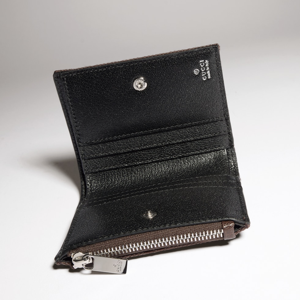 Small wallet with Gucci plaque