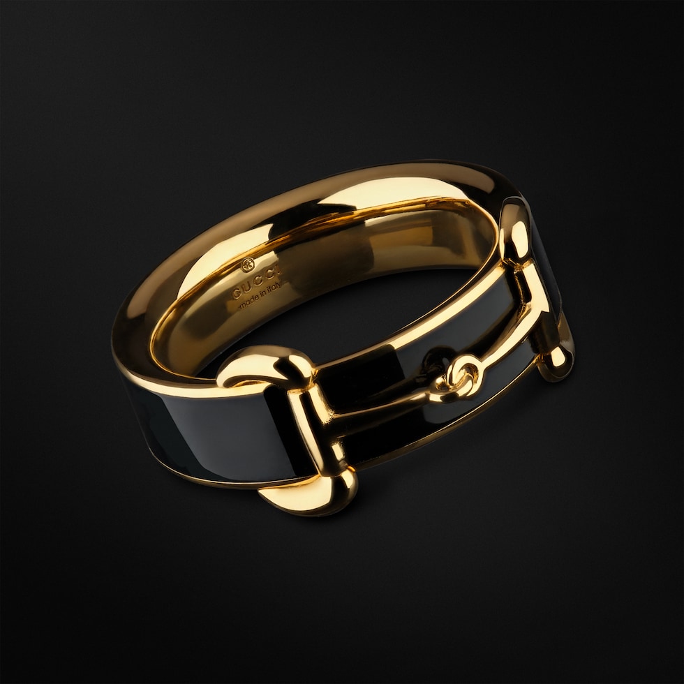 Horsebit ring with enamel