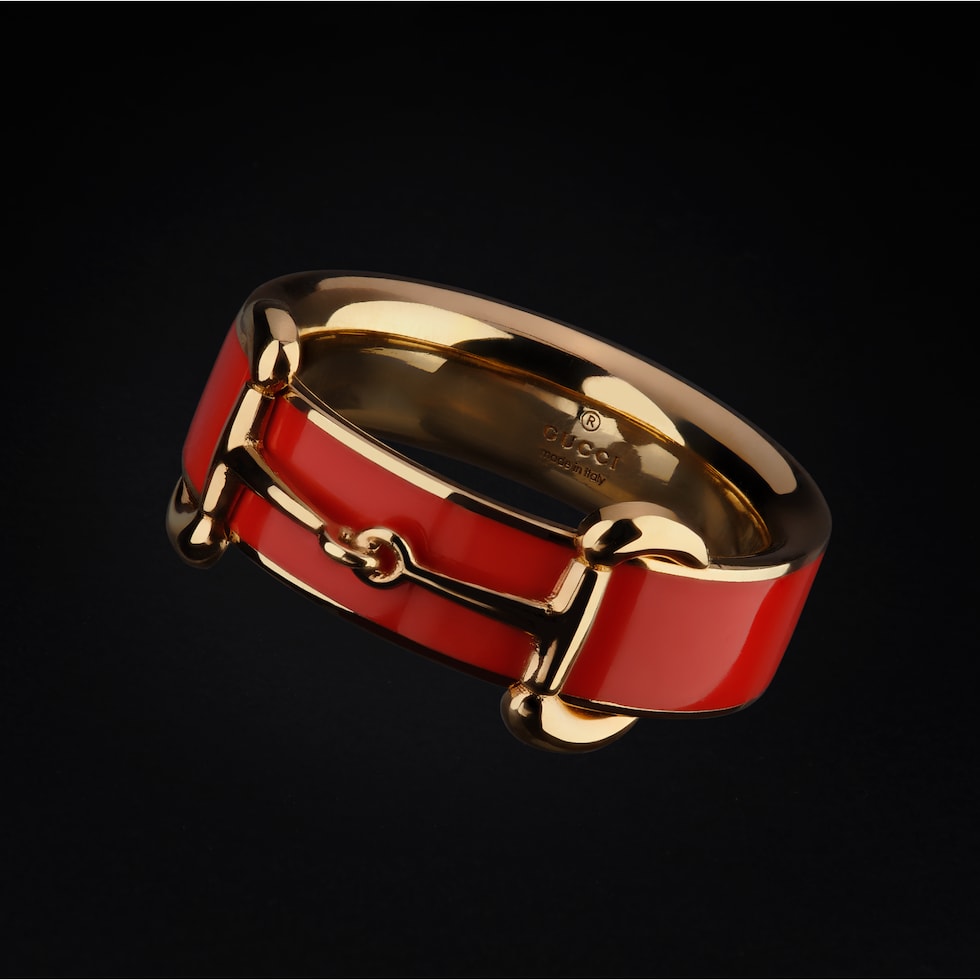 Horsebit ring with enamel