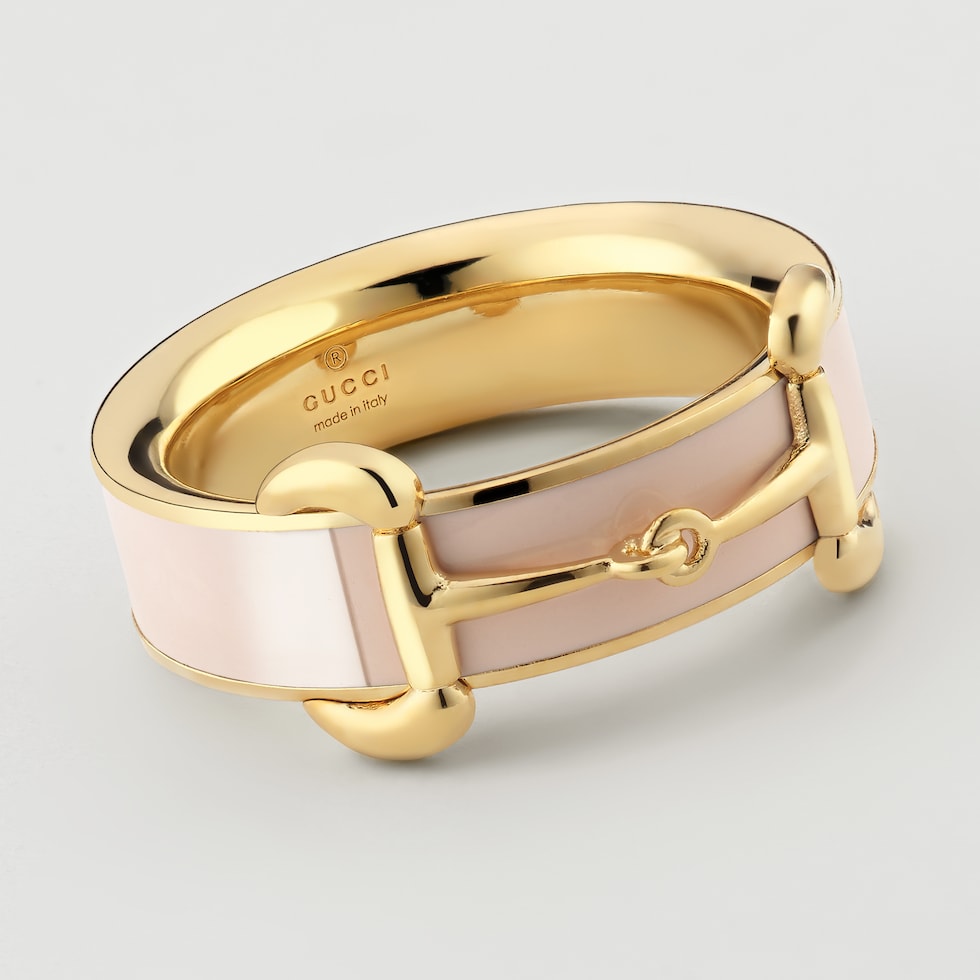 Horsebit ring with enamel