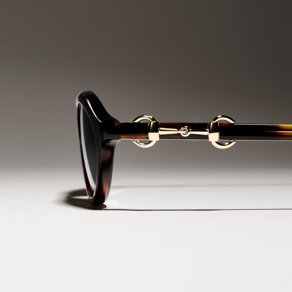 Oval-frame sunglasses