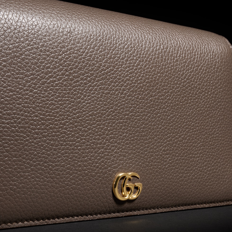 Bi-color GG Marmont wallet on chain