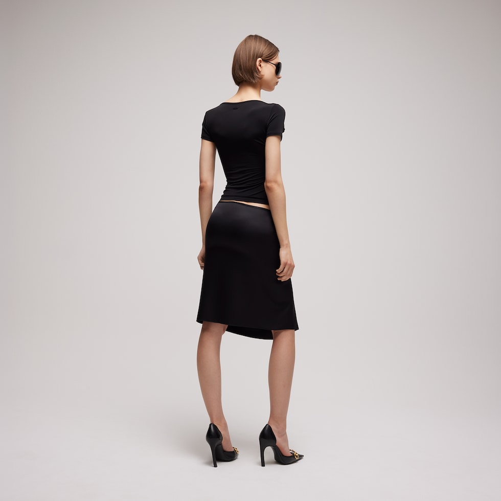Viscose jersey T-shirt with metal tag