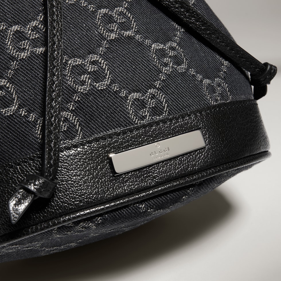 Mini bucket bag with Gucci plaque