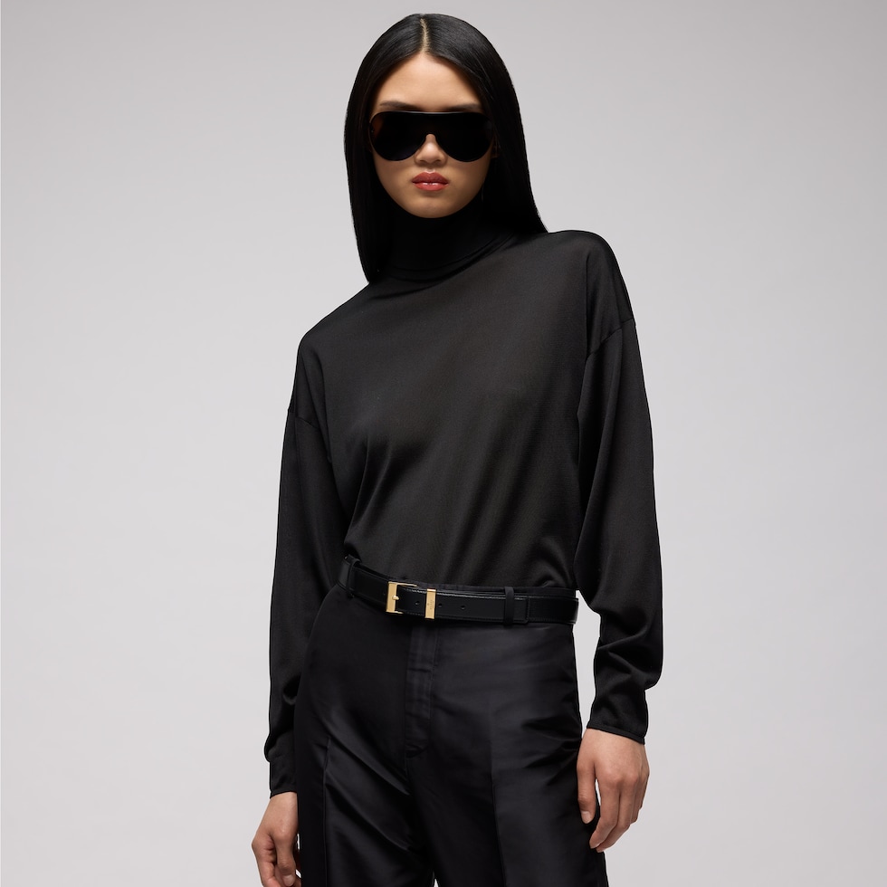 Belt with squared buckle