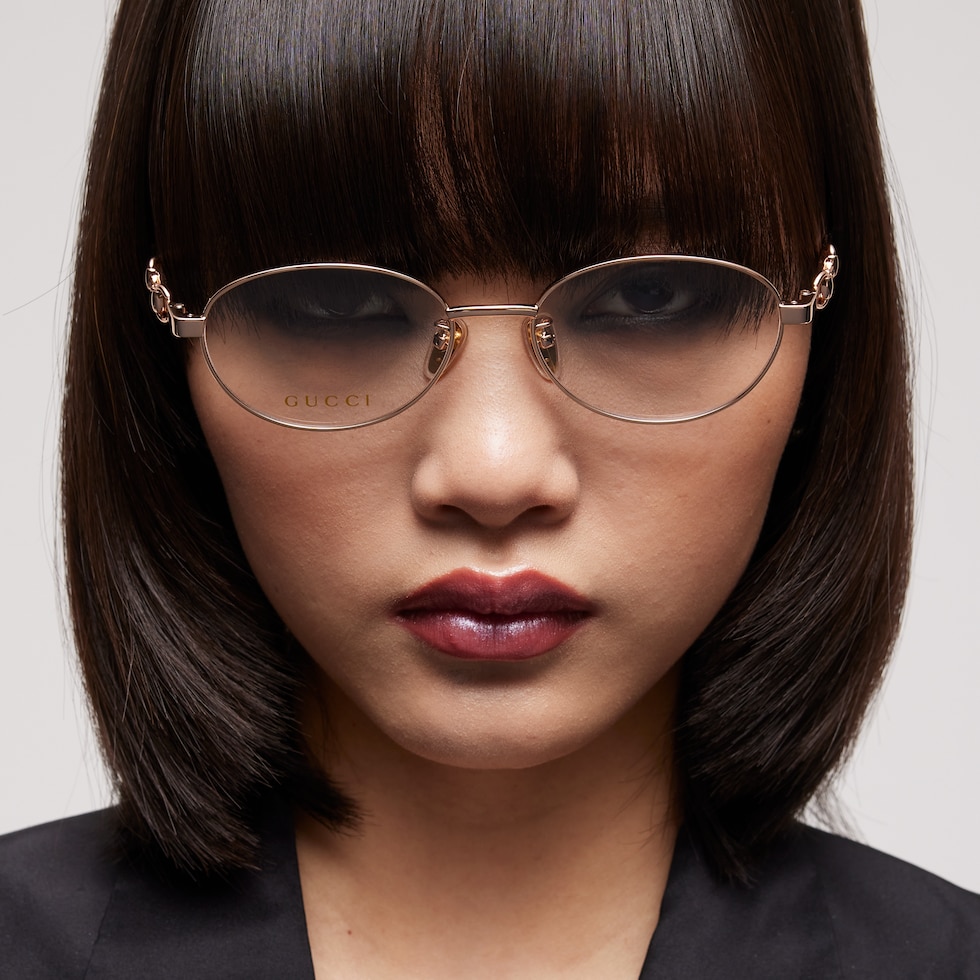 Specialized-fit round optical frame