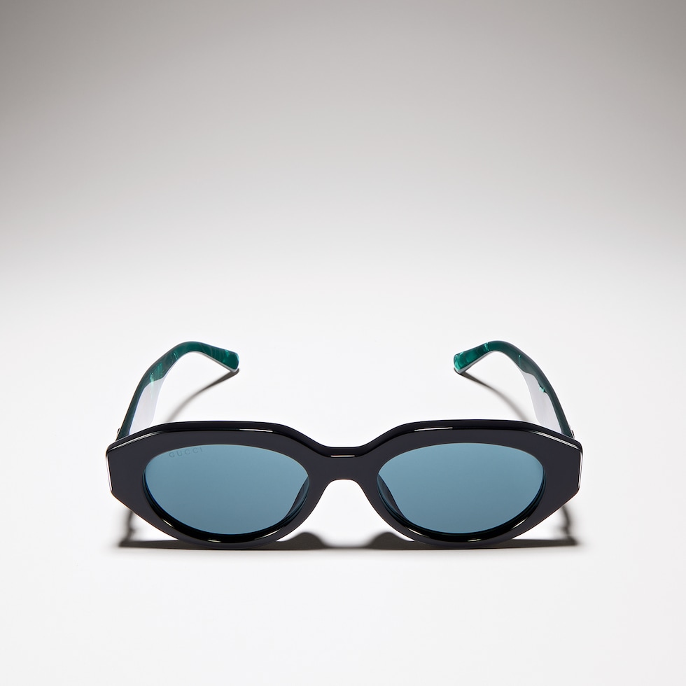 Low nose bridge fit oval sunglasses