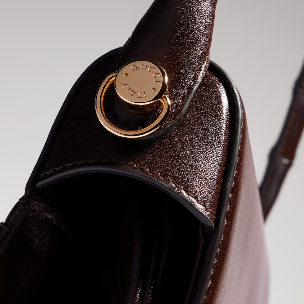 Medium top handle bag with bamboo