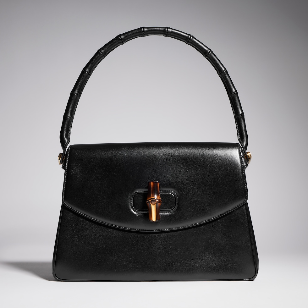 Medium top handle bag with bamboo
