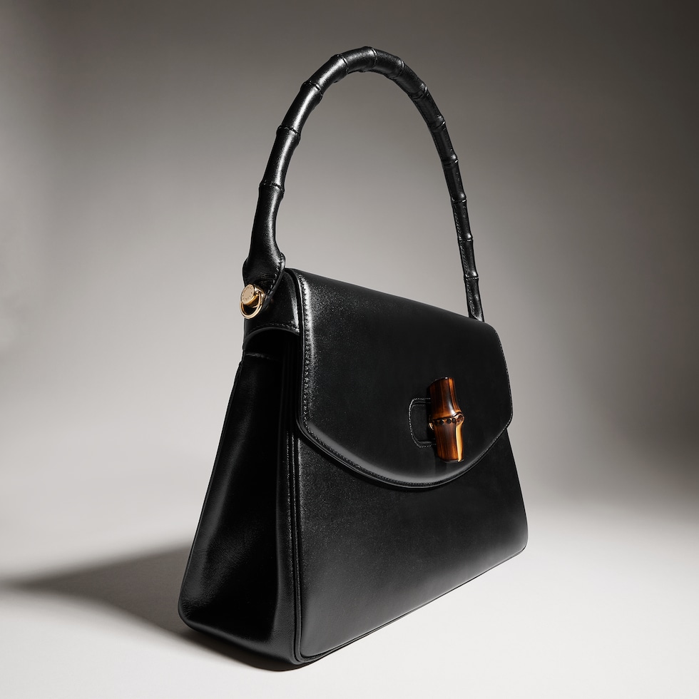 Medium top handle bag with bamboo