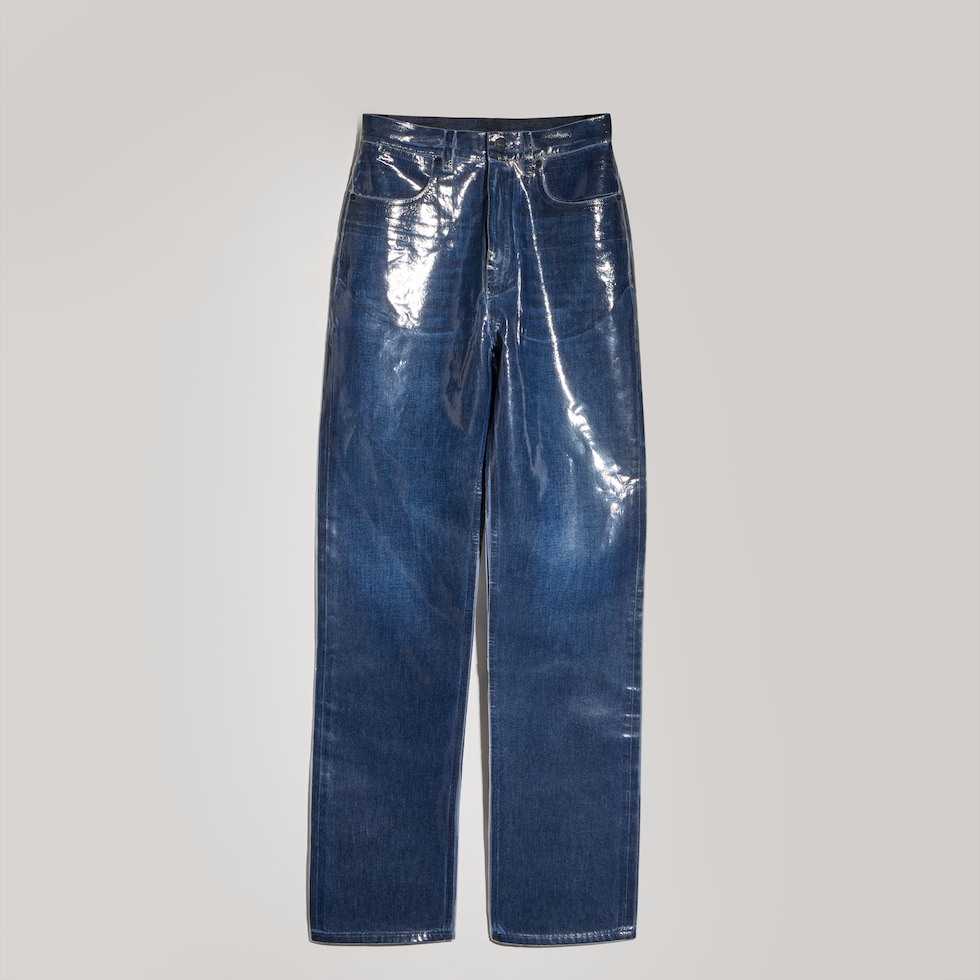Pantalon en denim de coton lavé et enduit