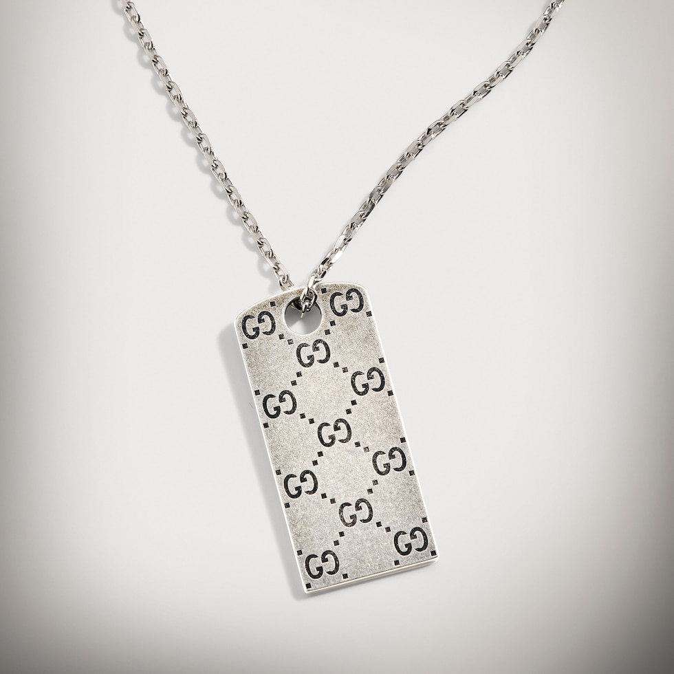 Collier à pendentif avec étiquette Gucci Signature