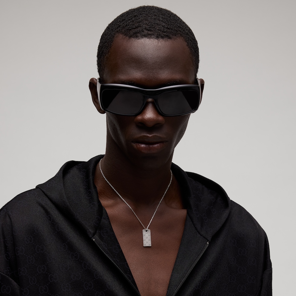 Collier à pendentif avec étiquette Gucci Signature