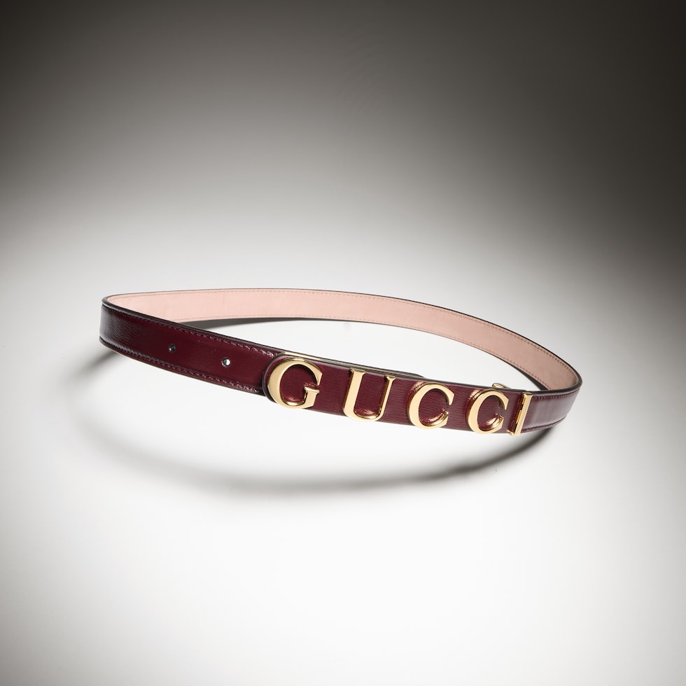 Thin belt with Gucci logo buckle