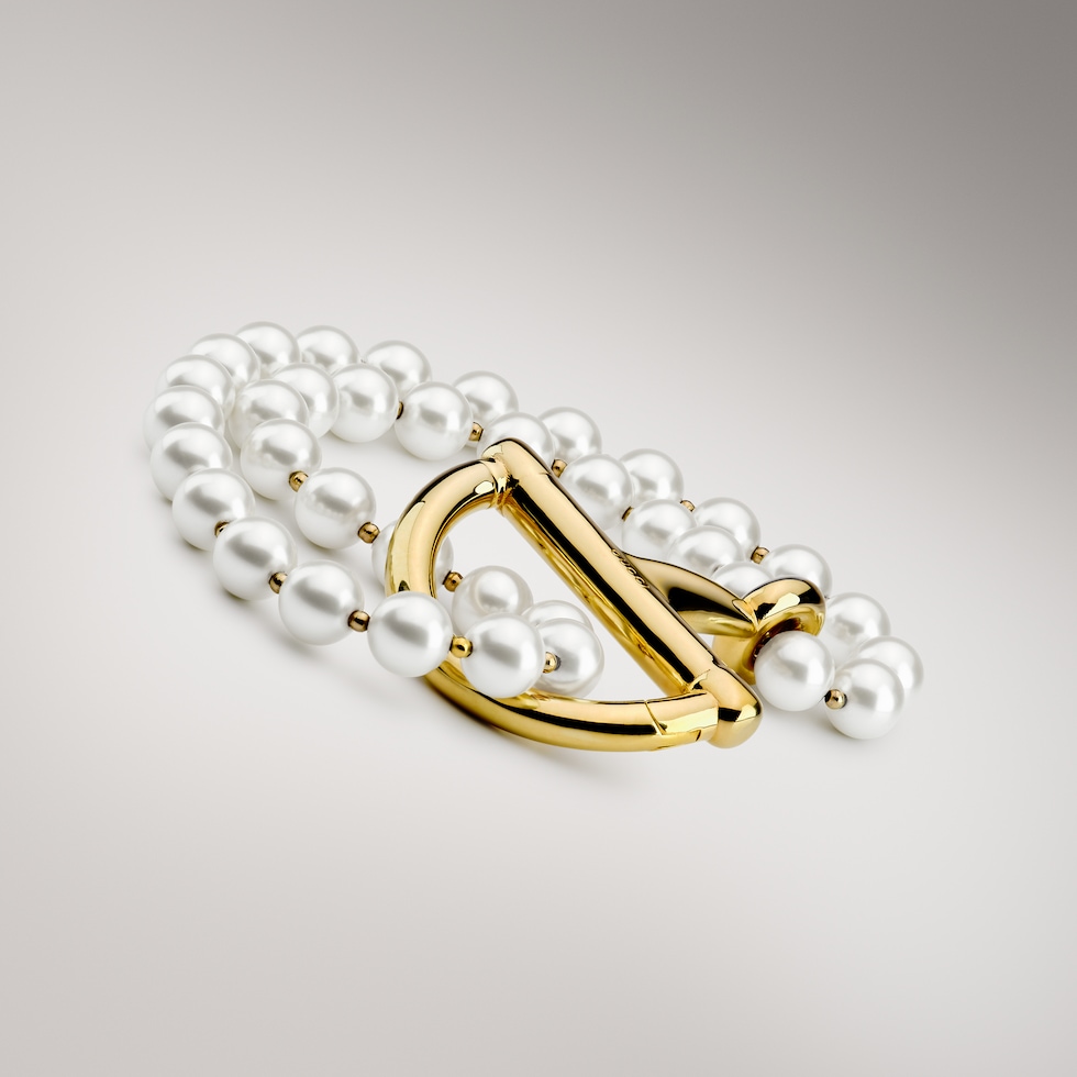 Bracelet with stirrup