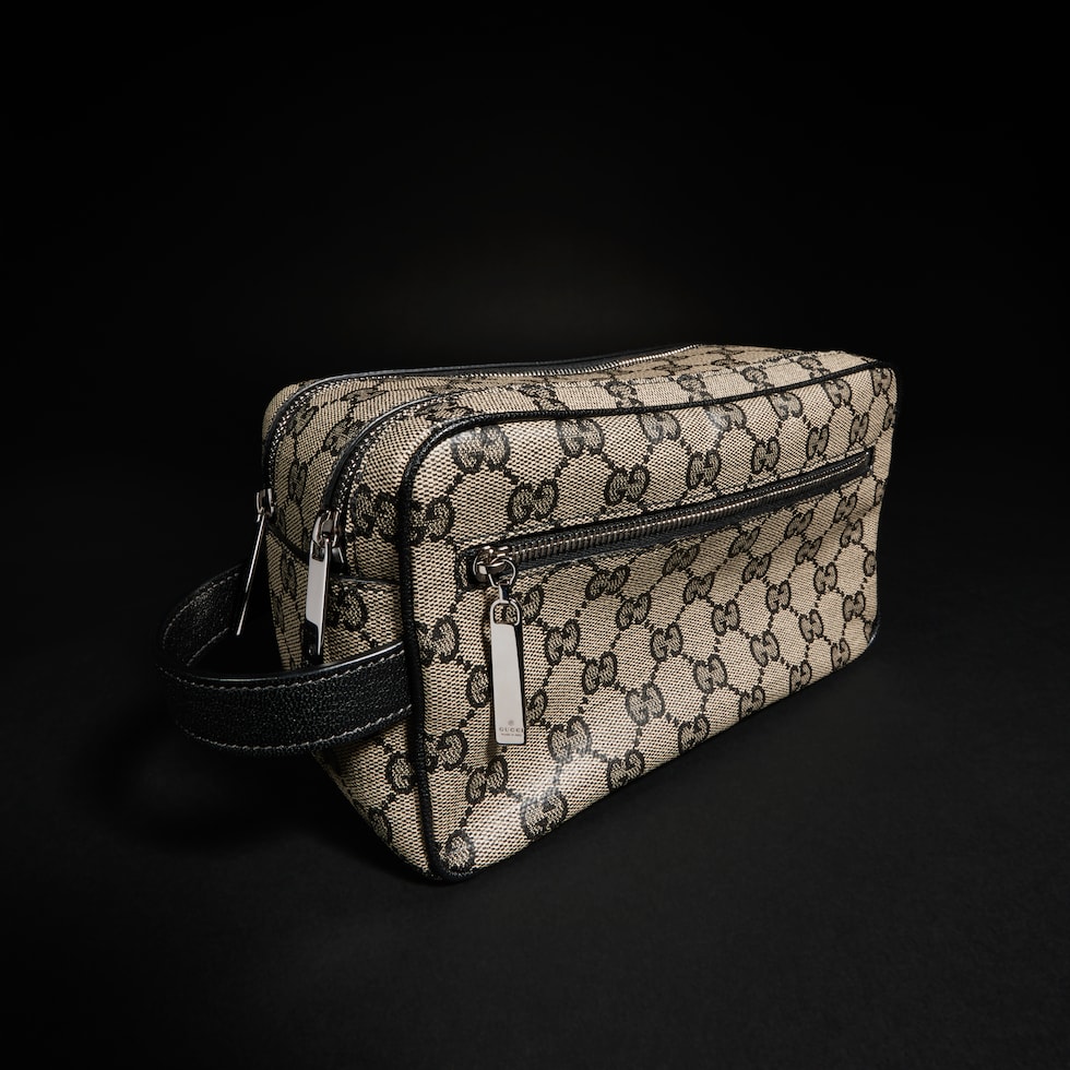 Gucci Essence Classic small toiletry case