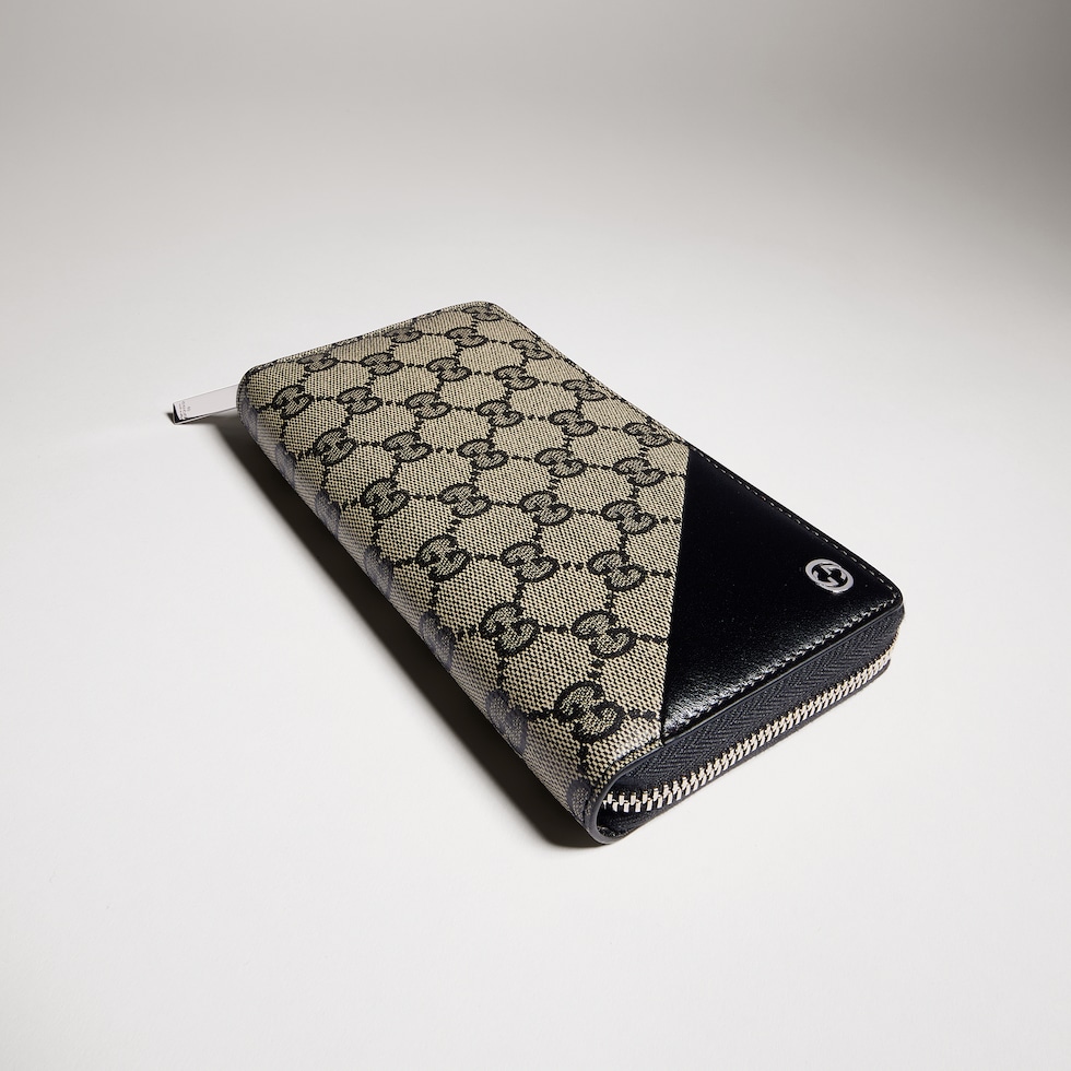 Zip around wallet with Interlocking G