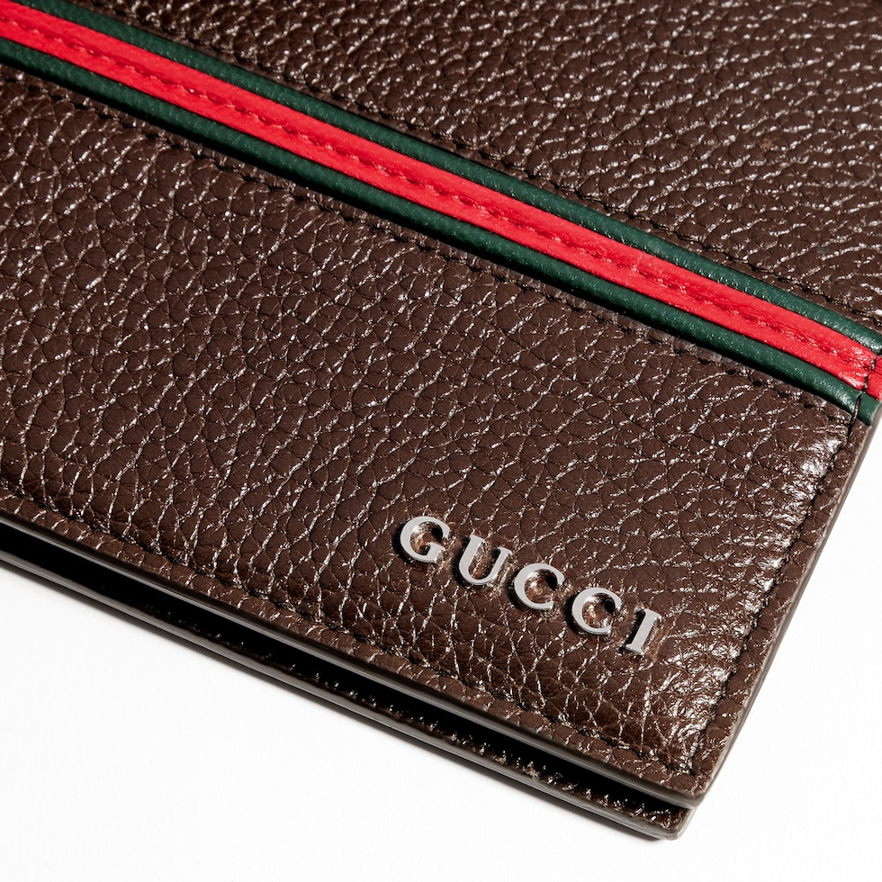 Bi-fold wallet with Web