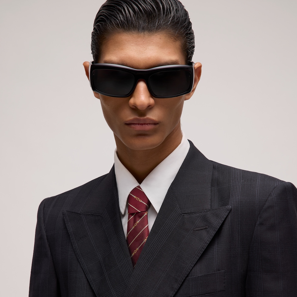 Corbata de seda con cinturón de GG entrelazada