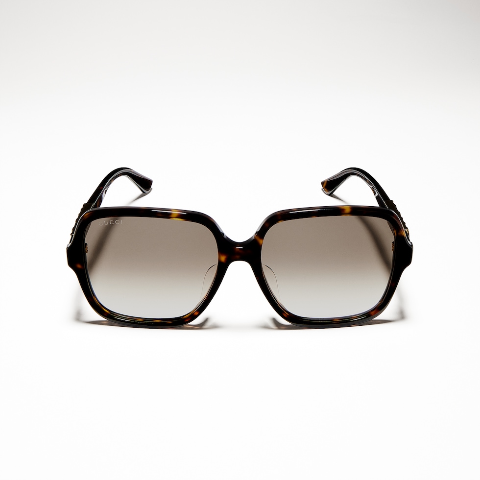 Low nose bridge fit rectangular sunglasses