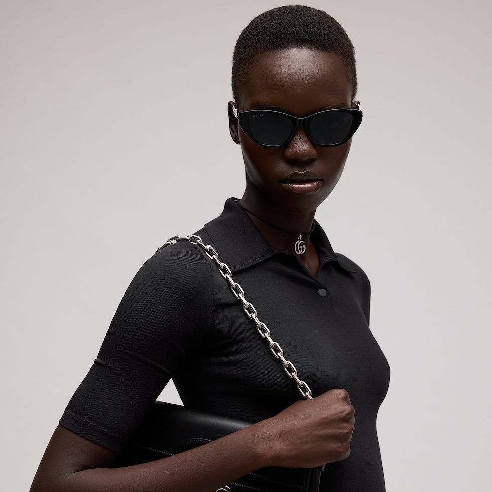 Cat eye frame sunglasses
