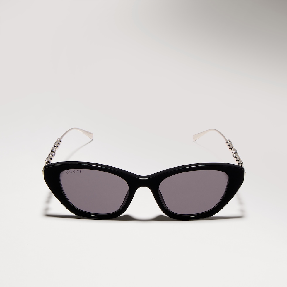 Cat eye frame sunglasses