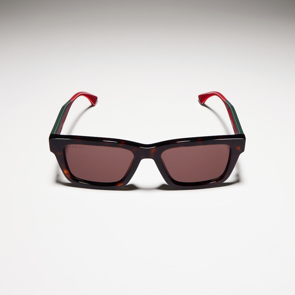 Sonnenbrille mit rechteckigem Rahmen