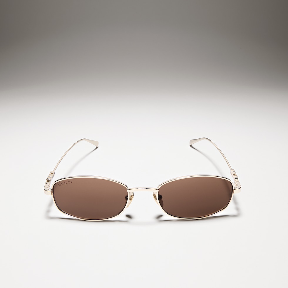 Oval frame sunglasses