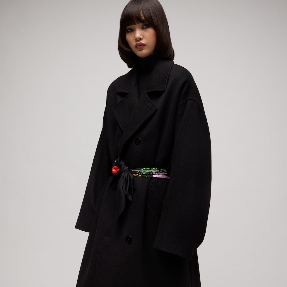 Wool cashmere coat with foulard