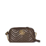 GGマーモント〕スモール カメラバッグ ・ダークトープ レザー | GUCCI公式