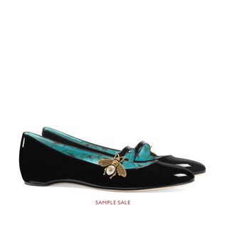 Patent leather ballet flat with bee 
