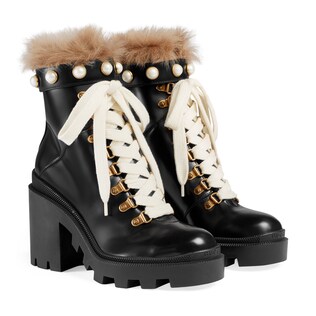 Leather ankle boot with wool