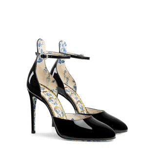 Patent leather pump