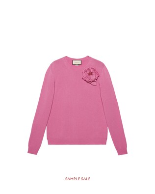Wool sweater with detachable rose